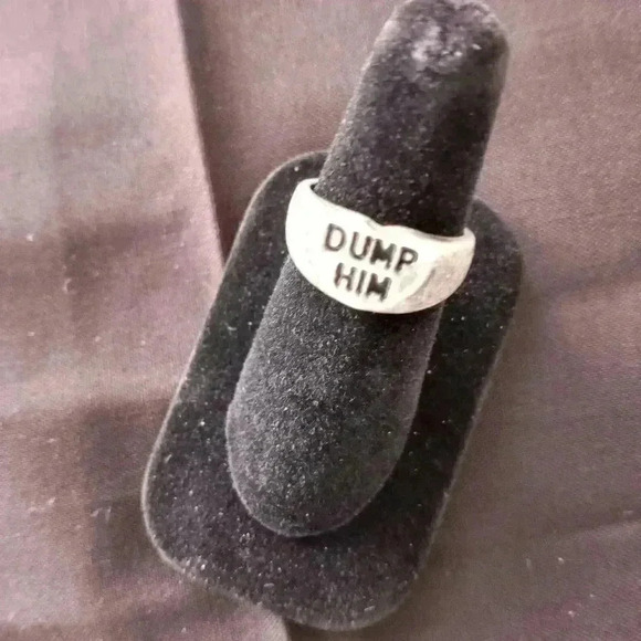 Ring DUMP HIM - Picture 1 of 3